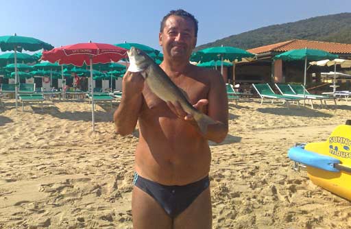Danilo con branzino Malua Malua Danilo ha pescato Branzino (spigola) di chilo